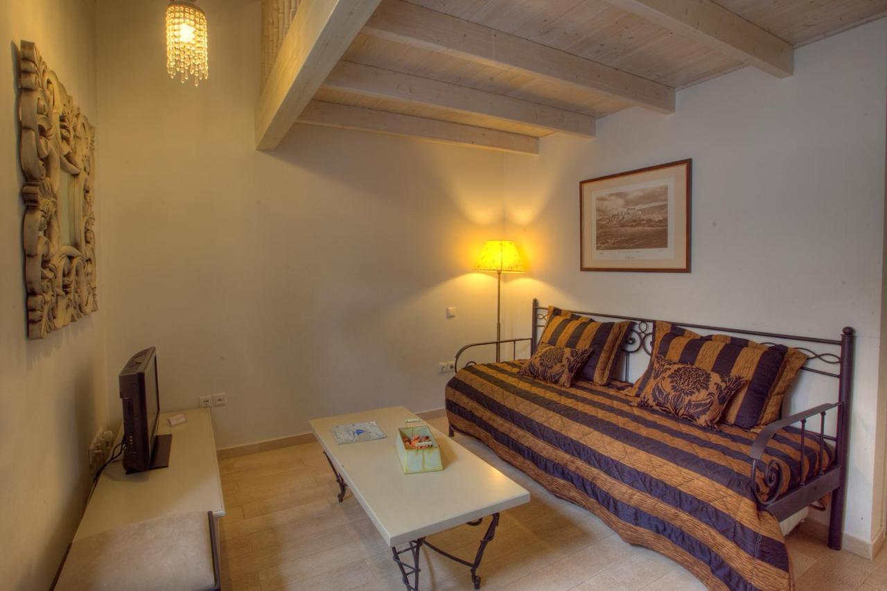 Portadelmare Deluxe Suites Hydra  Exteriör bild