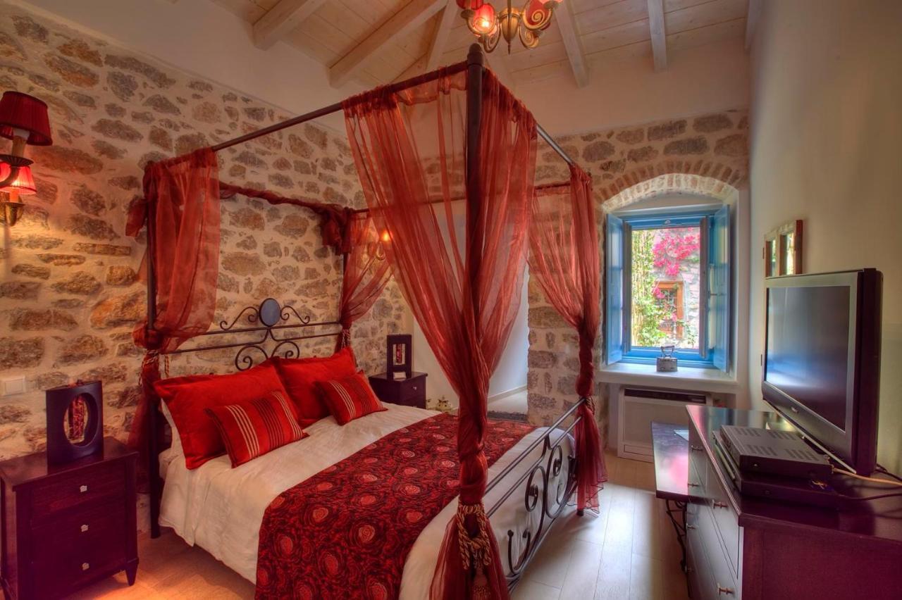Portadelmare Deluxe Suites Hydra  Exteriör bild