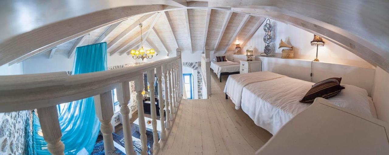 Portadelmare Deluxe Suites Hydra  Exteriör bild