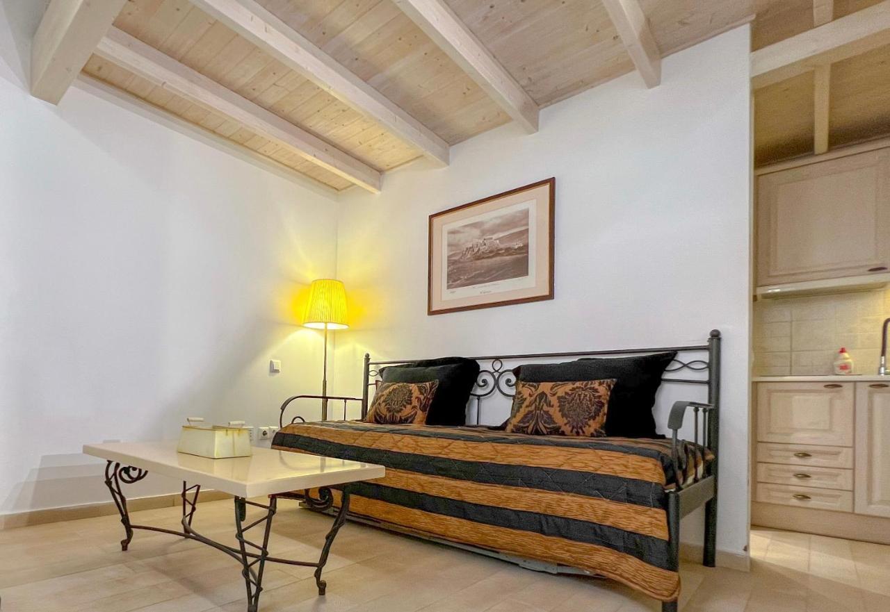 Portadelmare Deluxe Suites Hydra  Exteriör bild
