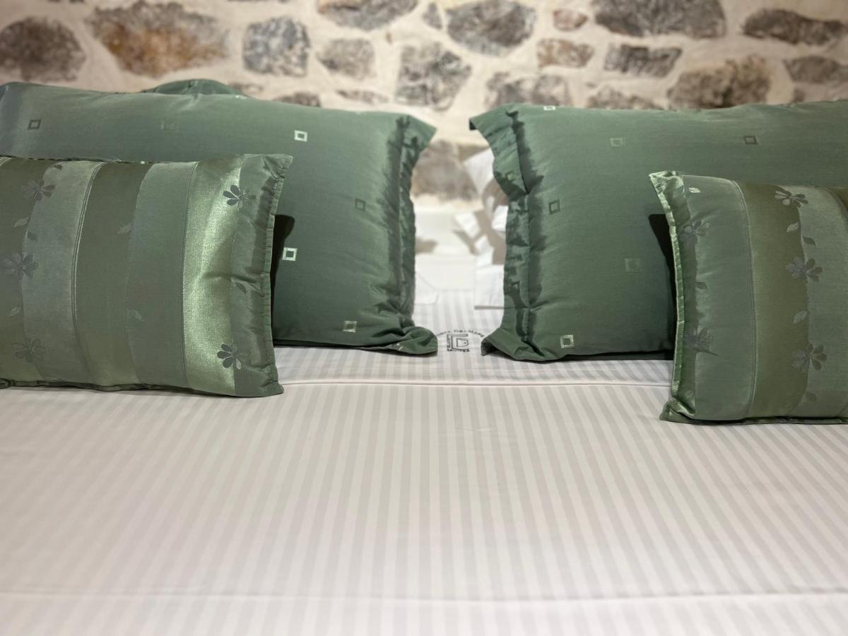 Portadelmare Deluxe Suites Hydra  Exteriör bild