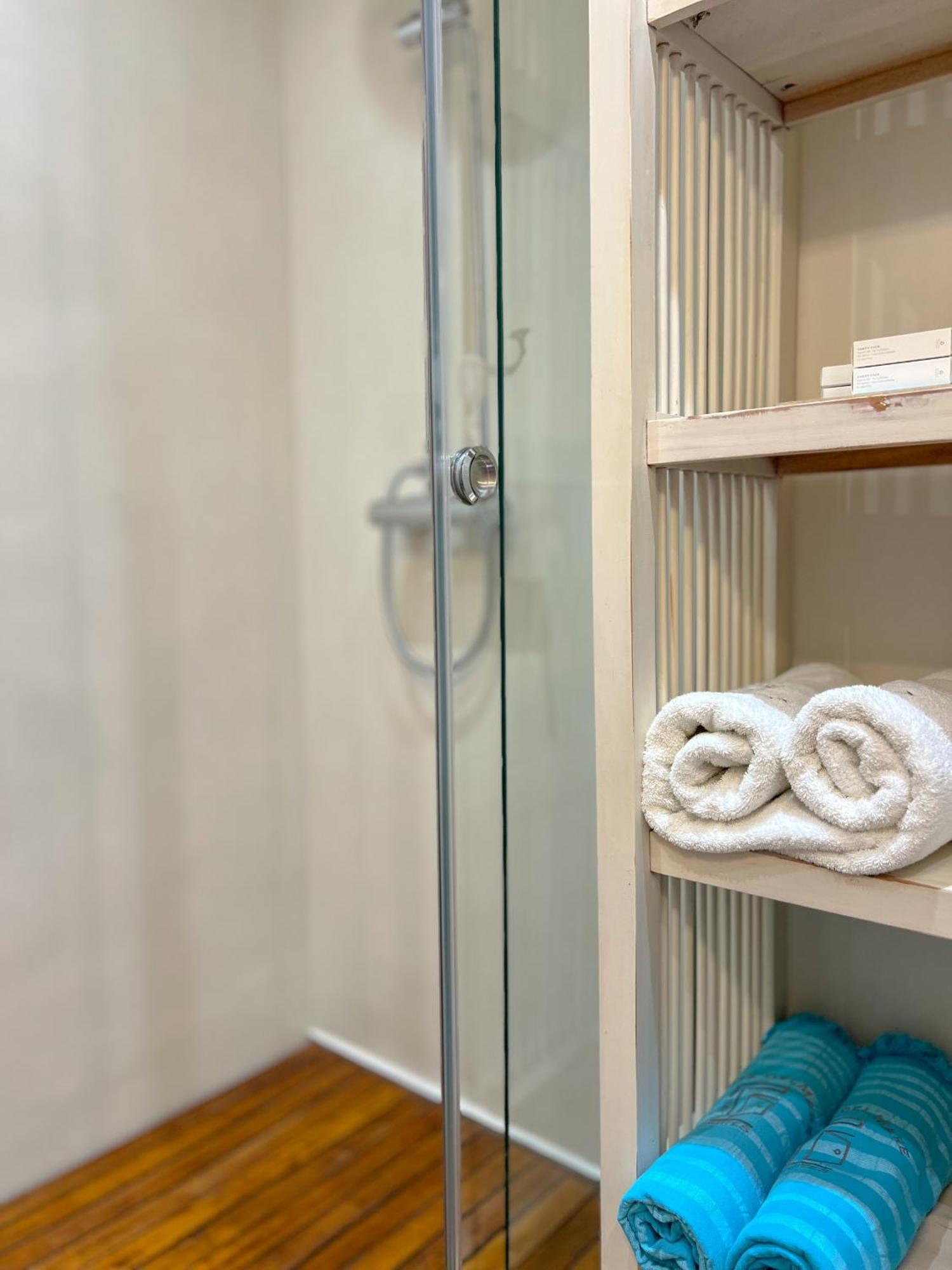 Portadelmare Deluxe Suites Hydra  Exteriör bild