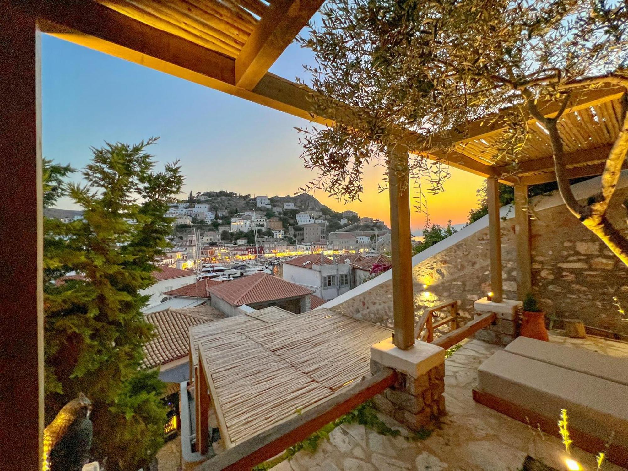 Portadelmare Deluxe Suites Hydra  Exteriör bild