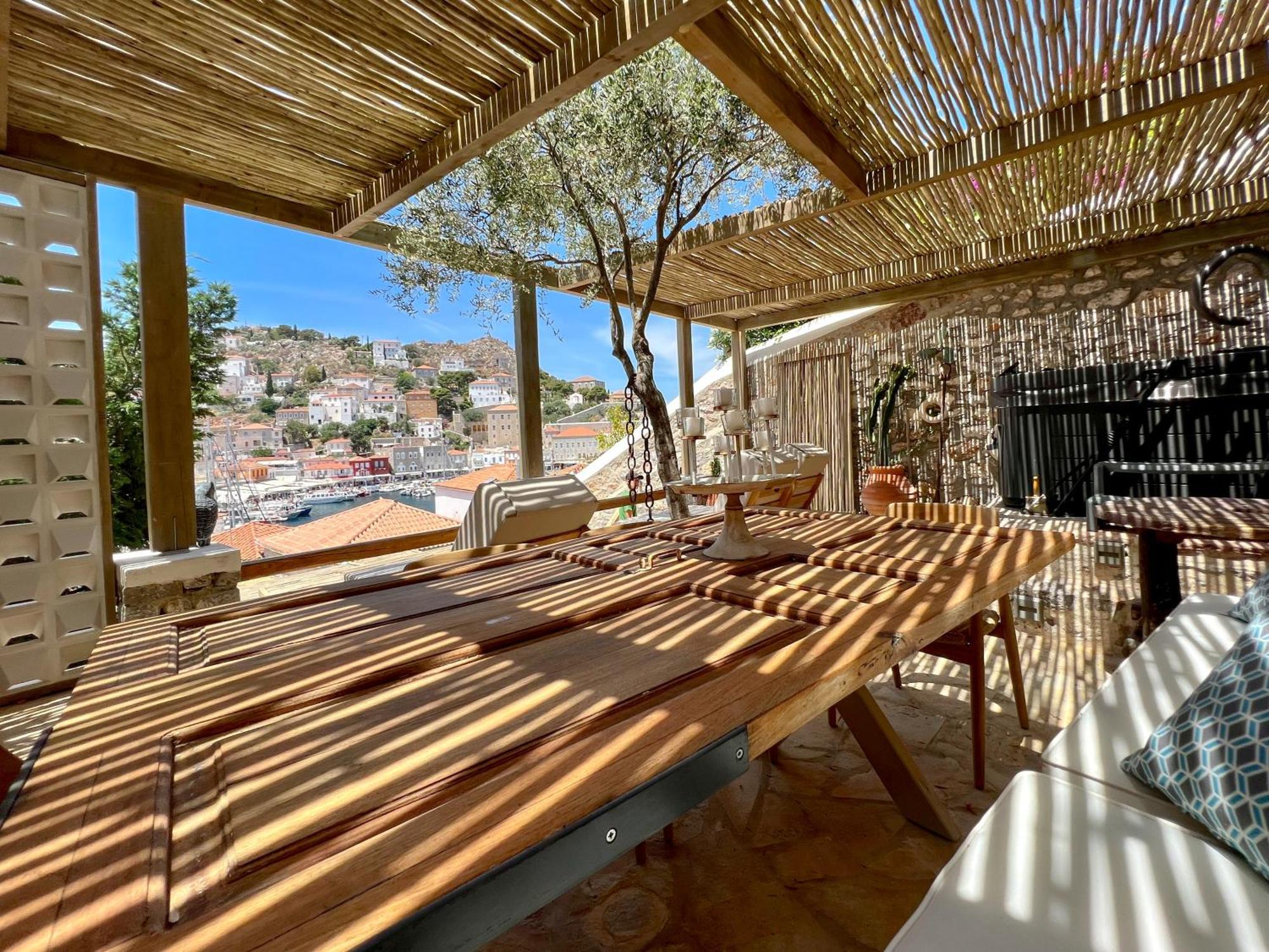 Portadelmare Deluxe Suites Hydra  Exteriör bild