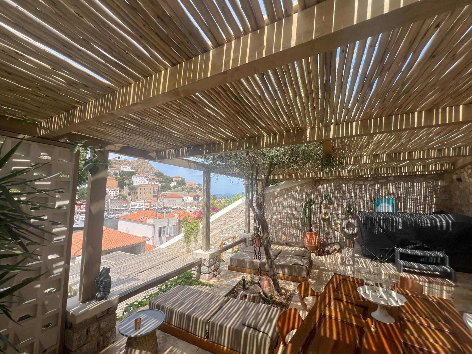 Portadelmare Deluxe Suites Hydra  Exteriör bild